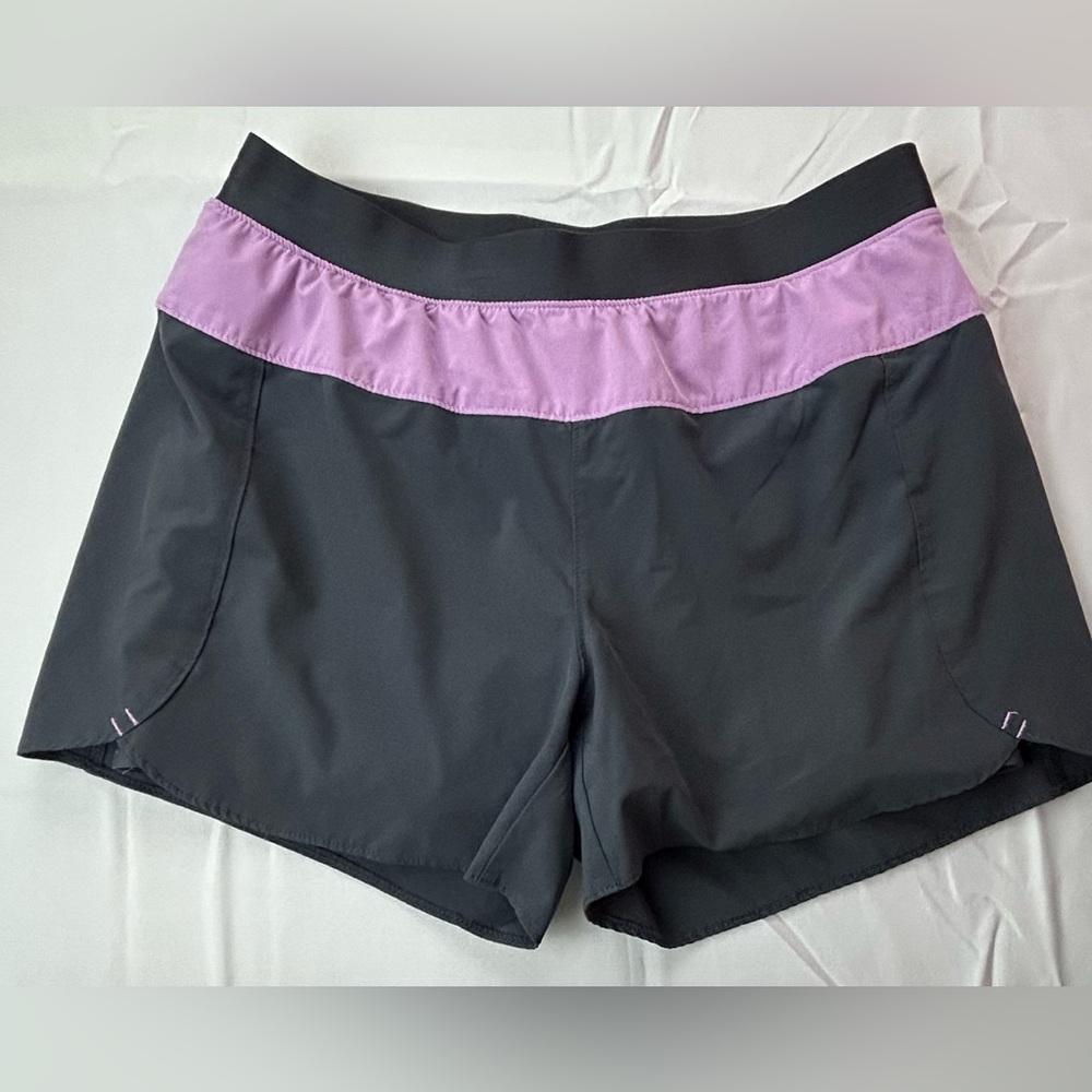 TITLE NINE Women’s Lined Exercise Run Shorts Black / Purple Size M